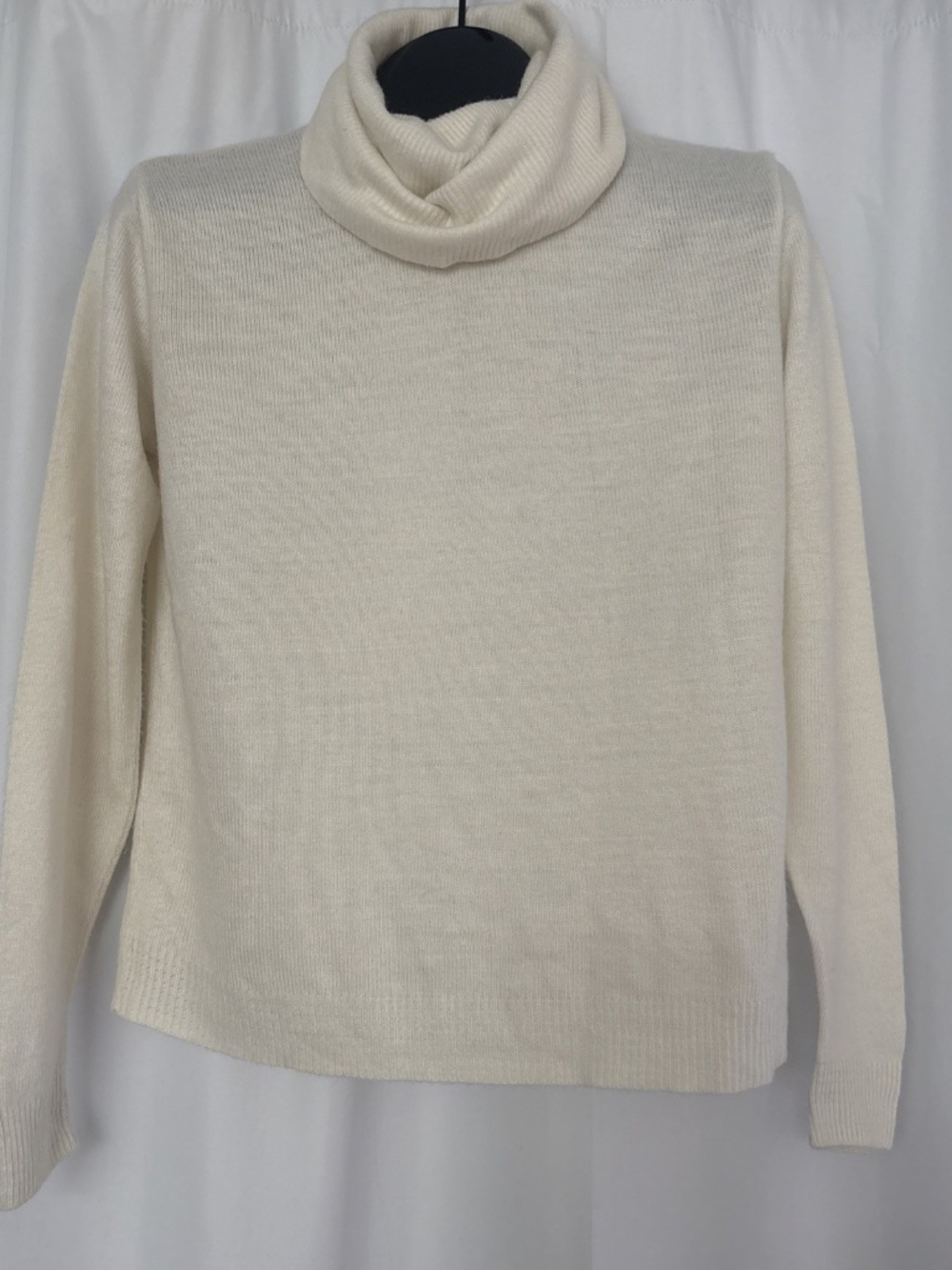 Vintage Ladies Diane Von Furstenberg DVF Size L Cream Ivory Acrylic Sweater